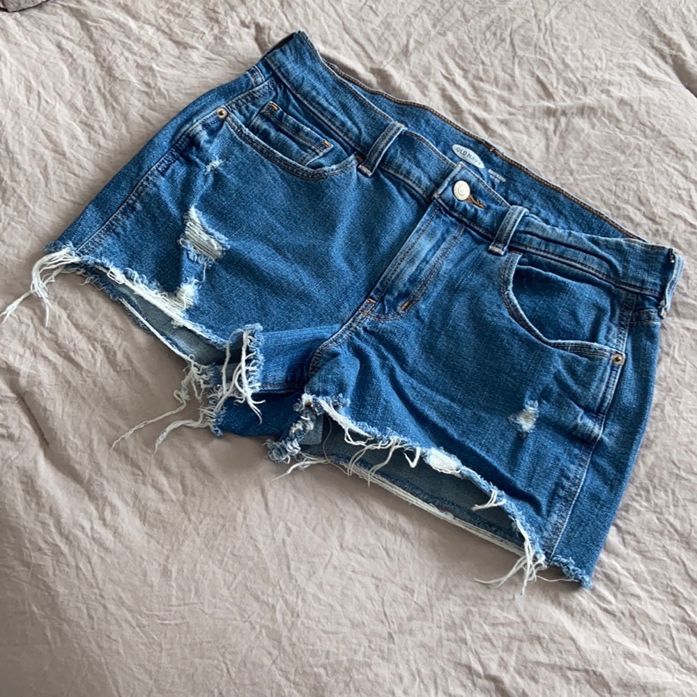 Old Navy Mid-Rise Boyfriend Shorts